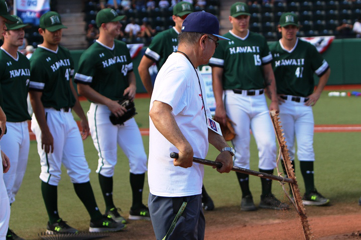 Major League Baseball all-star players practice at Les Murakami